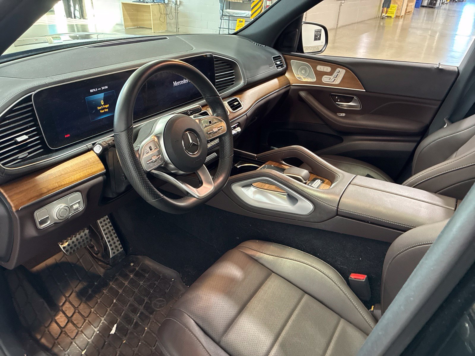 Used 2022 Mercedes-Benz GLS 450 4MATIC image 4