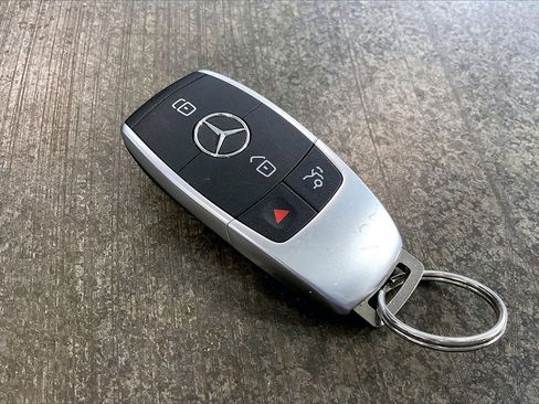 Used 2019 Mercedes-Benz C 300 Sedan image 11