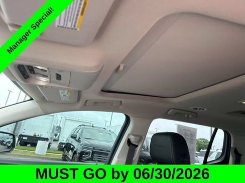 Used 2023 GMC Acadia Denali w/ Denali Ultimate Package AWD/4WD image 17