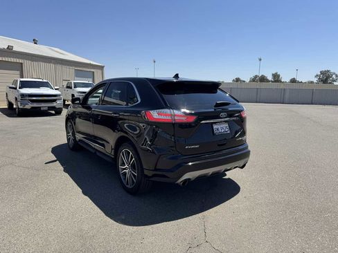 Used 2019 Ford Edge Titanium w/ Equipment Group 301A image 9