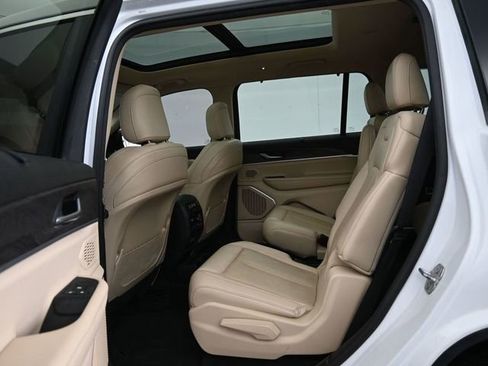 Used 2021 Jeep Grand Cherokee L Limited w/ Luxury Tech Group II image 29