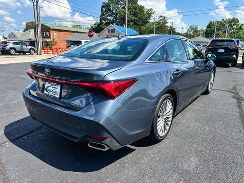 Used 2019 Toyota Avalon Limited FWD image 8