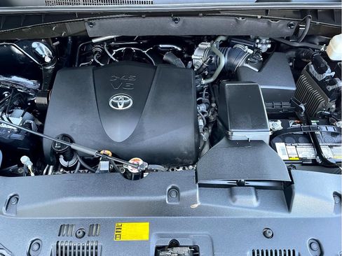 Used 2019 Toyota Highlander Limited Platinum AWD/4WD image 8