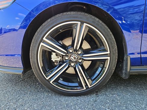 Used 2025 Honda Accord Sport image 9
