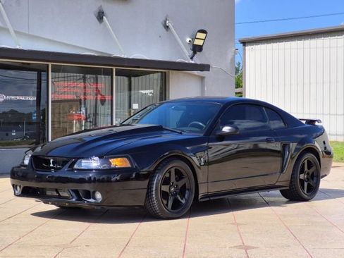 Used 2001 Ford Mustang Cobra RWD image 3