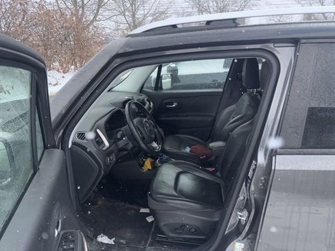 Used 2016 Jeep Renegade Limited image 5