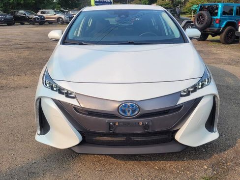Used 2022 Toyota Prius Prime XLE FWD image 3