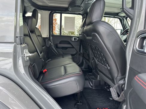 Used 2020 Jeep Wrangler Unlimited Rubicon w/ Dual Top Group image 31