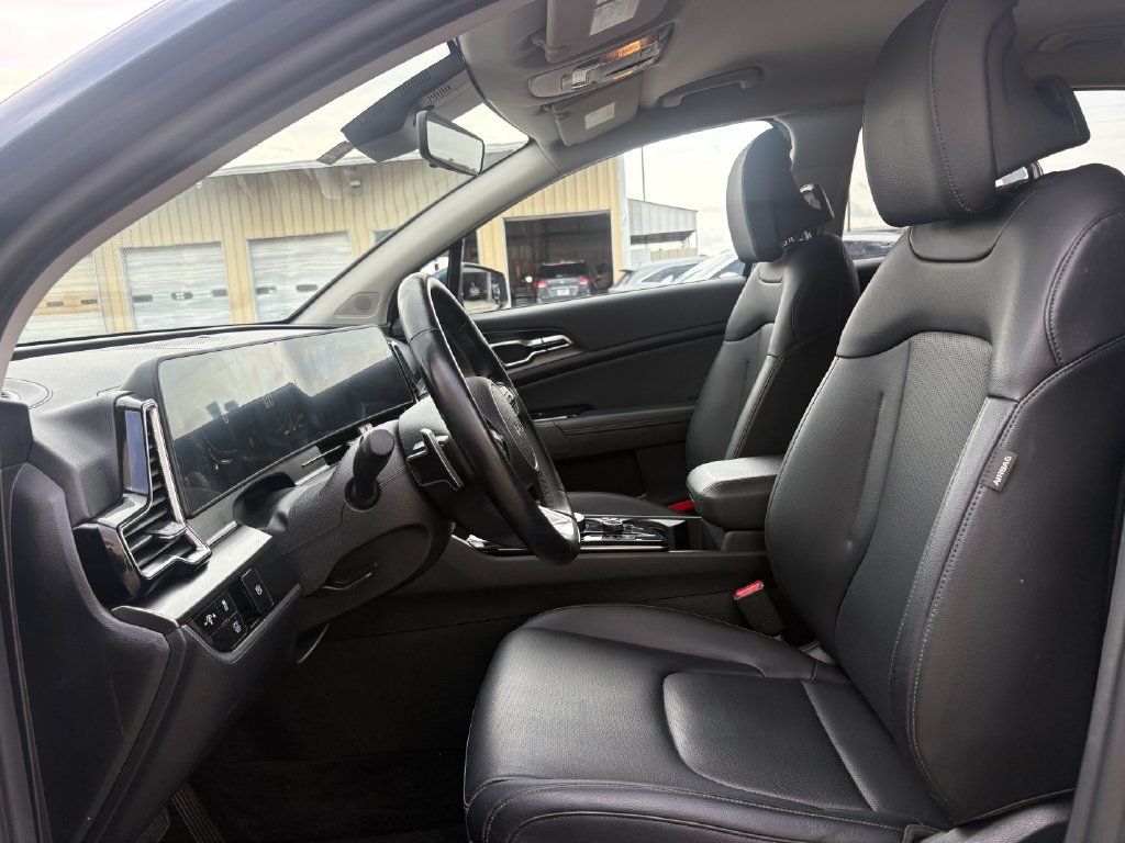 Used 2023 Kia Sportage EX AWD/4WD image 12