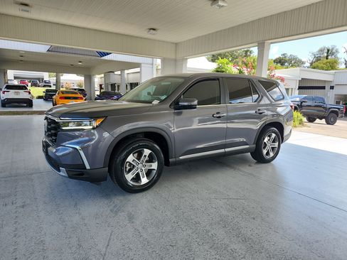 Used 2025 Honda Pilot EX-L image 1