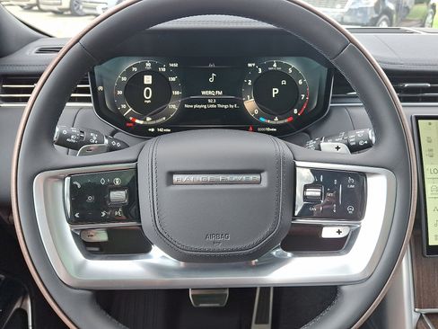 New 2025 Land Rover Range Rover SE image 5