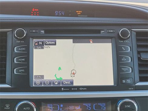 Used 2017 Toyota Highlander XLE image 13