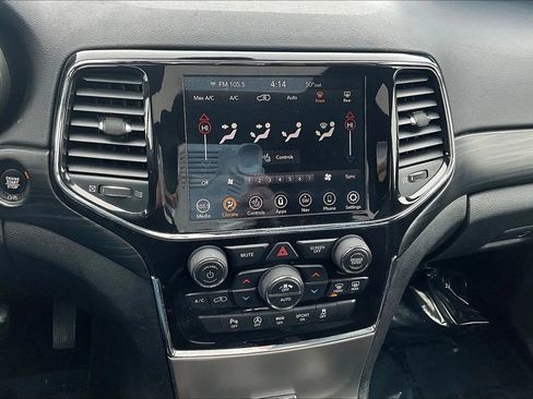 Used 2021 Jeep Grand Cherokee Laredo X AWD/4WD image 21