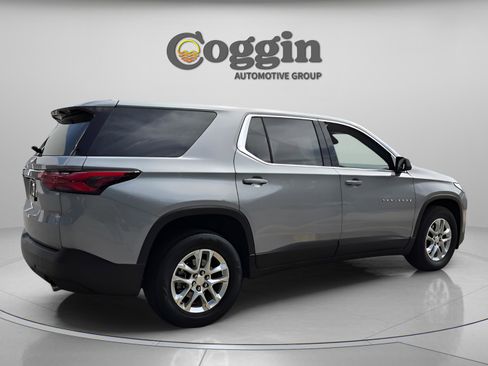 Used 2023 Chevrolet Traverse LS FWD image 5