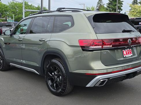 Used 2025 Volkswagen Atlas Peak Edition SE AWD/4WD image 5