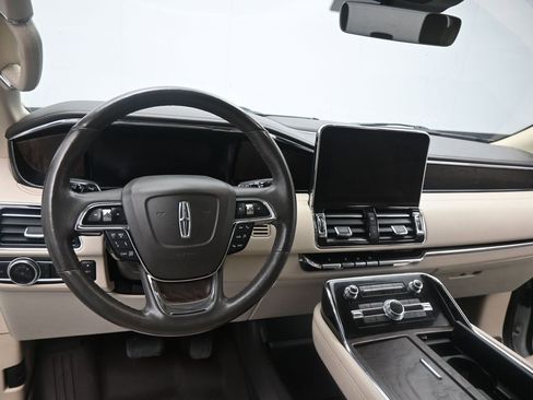 Used 2021 Lincoln Navigator L Reserve w/ Luxury Package image 13