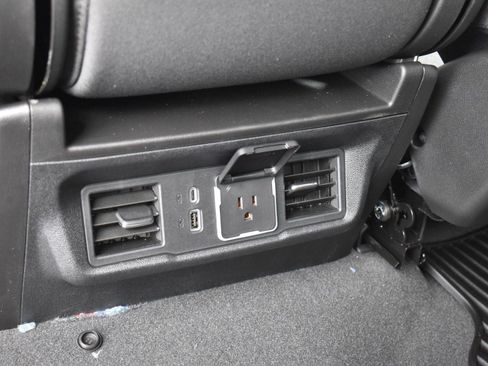 Used 2024 GMC Sierra 1500 Elevation image 28