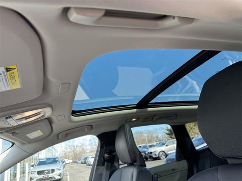 Certified 2023 Volvo XC60 B5 Plus image 17