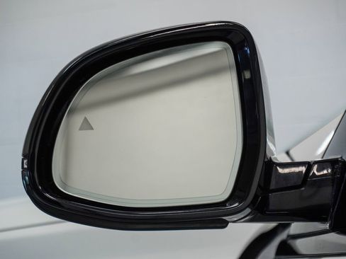 Used 2024 BMW X6 xDrive40i w/ Executive Package image 45