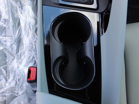 New 2025 Hyundai Elantra Limited image 19