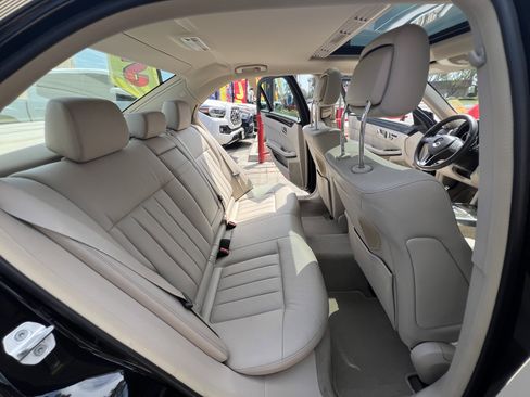 Used 2015 Mercedes-Benz E 400 Sedan w/ Driver Assistance Package image 36