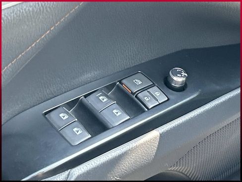 Used 2018 Toyota Camry XLE FWD image 17
