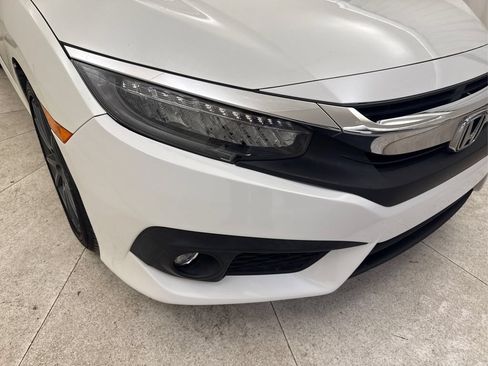 Used 2018 Honda Civic Touring image 15