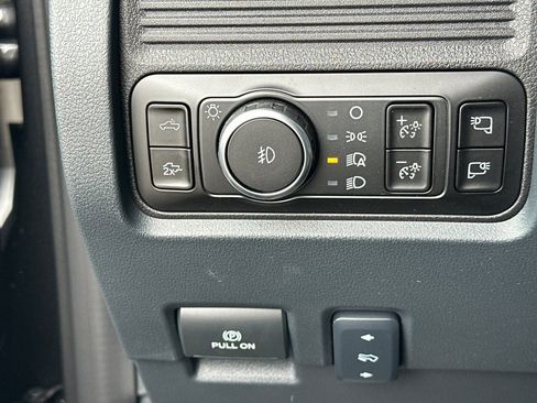 New 2026 Ford F250 Lariat w/ Black Appearance Package image 31