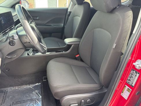 Used 2025 Hyundai Kona SEL image 32