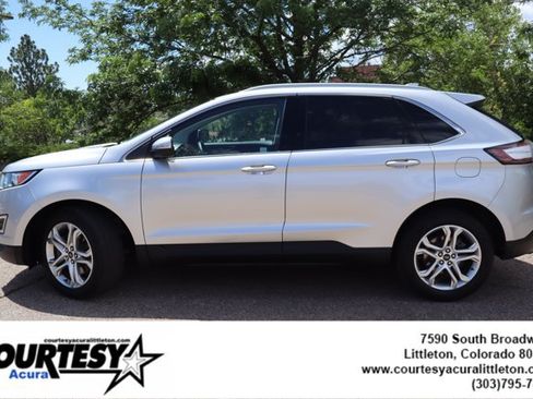 Used 2018 Ford Edge Titanium w/ Technology Package AWD/4WD image 3