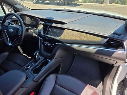 Used 2021 Cadillac XT6 Premium Luxury FWD image 30