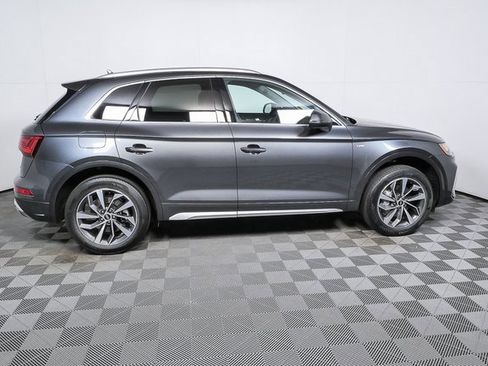 Used 2022 Audi Q5 2.0T Premium Plus w/ Premium Plus Package image 2