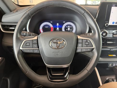 Used 2025 Toyota Highlander XSE AWD/4WD image 31
