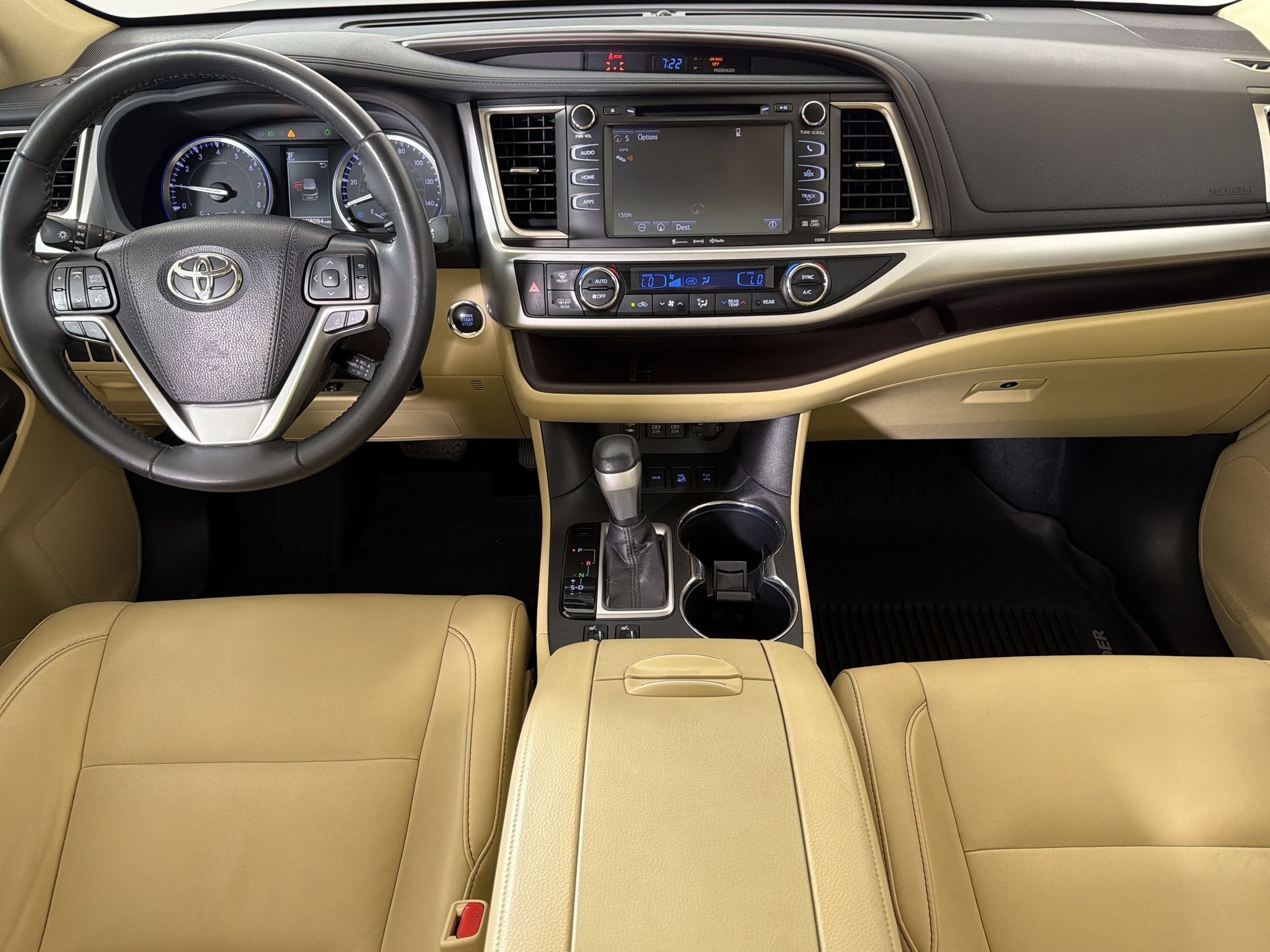 Used 2019 Toyota Highlander XLE AWD/4WD image 16