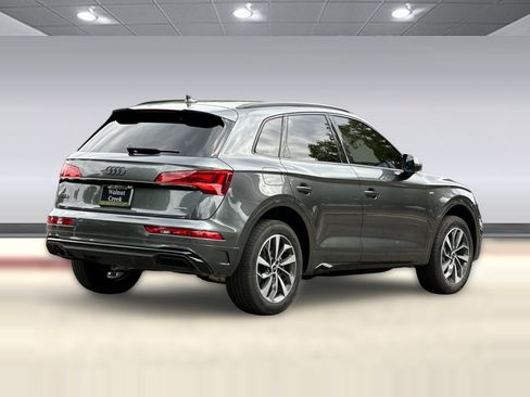 Used 2024 Audi Q5 2.0T Premium w/ Summer of Audi Package AWD/4WD image 8