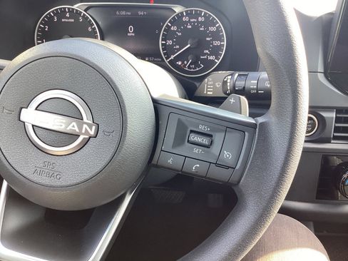 Used 2024 Nissan Pathfinder S AWD/4WD image 3