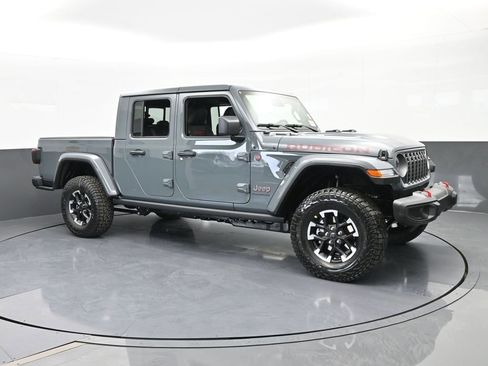 New 2026 Jeep Gladiator Rubicon w/ Steel Power Dome Hood Package AWD/4WD image 8