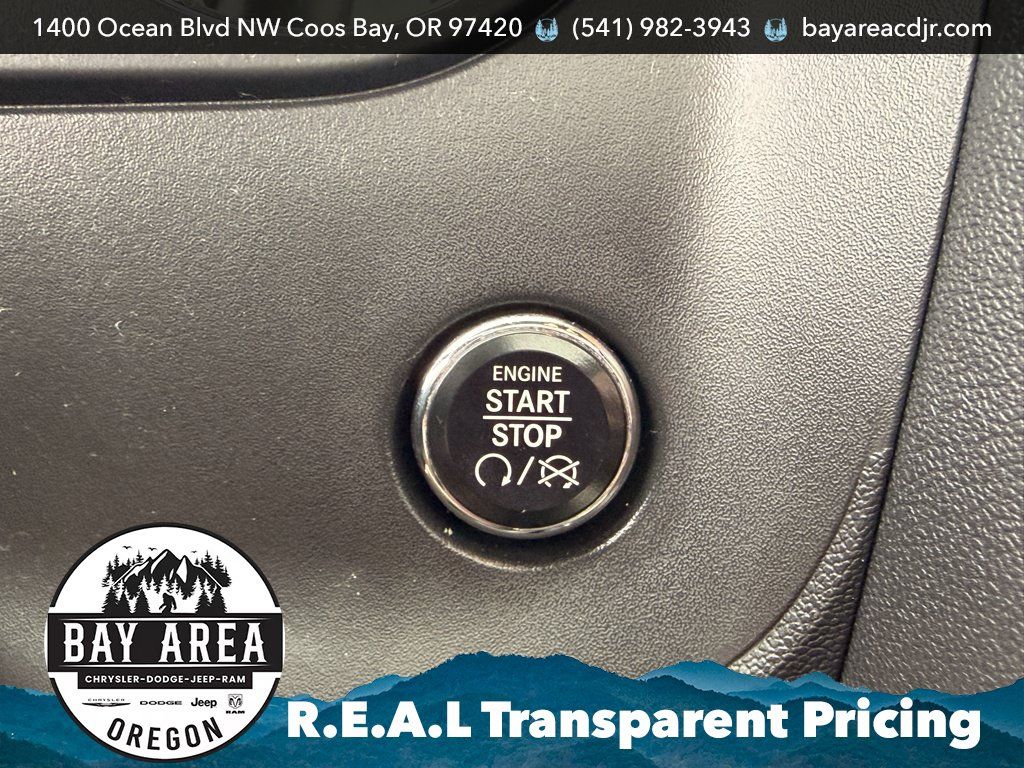 Used 2014 Dodge Challenger R/T RWD image 19