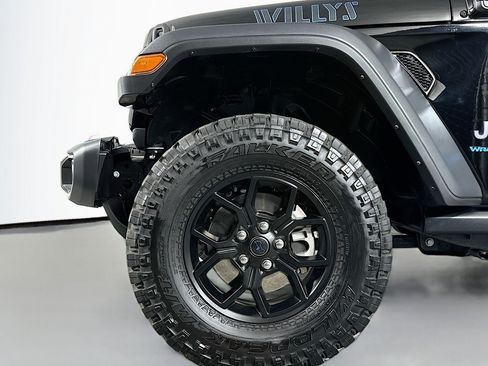 Used 2024 Jeep Wrangler Unlimited AWD/4WD image 12