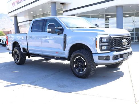 Used 2025 Ford F250 Lariat w/ Tremor Off-Road Package AWD/4WD image 8