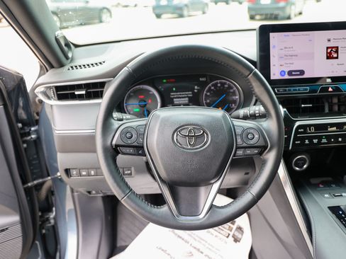 Certified 2024 Toyota Venza XLE AWD/4WD image 44