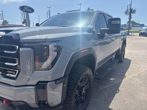 Used 2025 GMC Sierra 2500 AT4 w/ AT4 Premium Plus Package AWD/4WD image 7