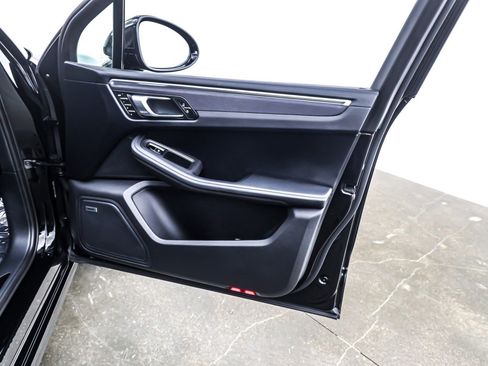 Used 2024 Porsche Macan GTS image 25