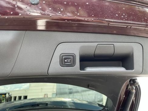 Used 2022 Buick Envision Avenir w/ Safety Package AWD/4WD image 36