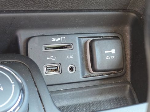 Used 2015 Jeep Cherokee Latitude w/ Comfort/Convenience Group AWD/4WD image 6