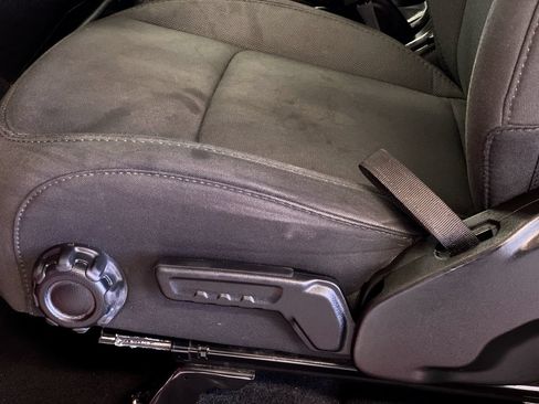 Used 2023 Jeep Wrangler Unlimited Sport AWD/4WD image 17