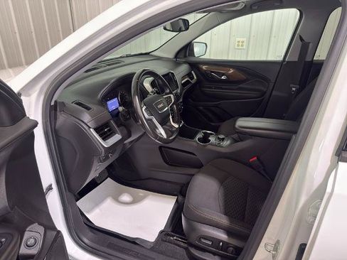 Used 2020 GMC Terrain SLE w/ Driver Convenience Package FWD image 2