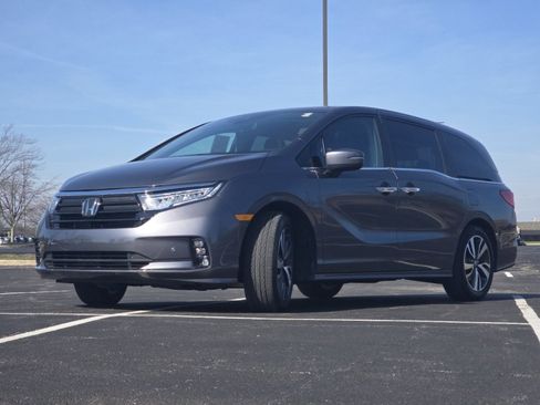 Certified 2024 Honda Odyssey Touring image 19