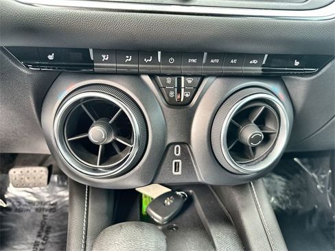 Used 2024 Chevrolet Blazer LT w/ Convenience Package image 17