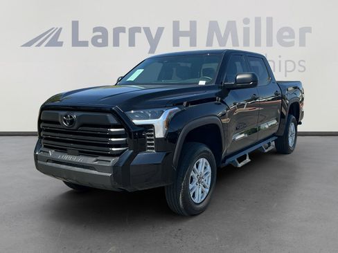 Certified 2025 Toyota Tundra SR5 AWD/4WD image 1